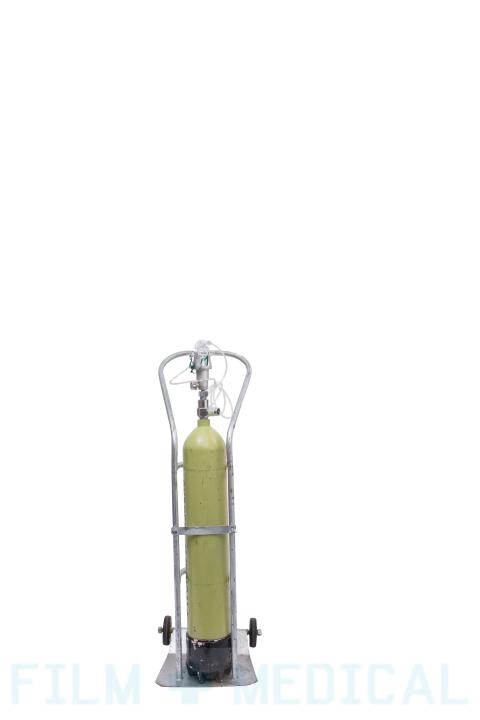 Green oxygen tank | FILM MEDICAL