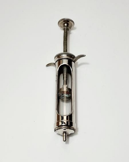 Syringe Period Metal and Glass