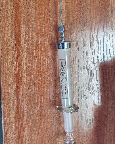 Glass syringe 