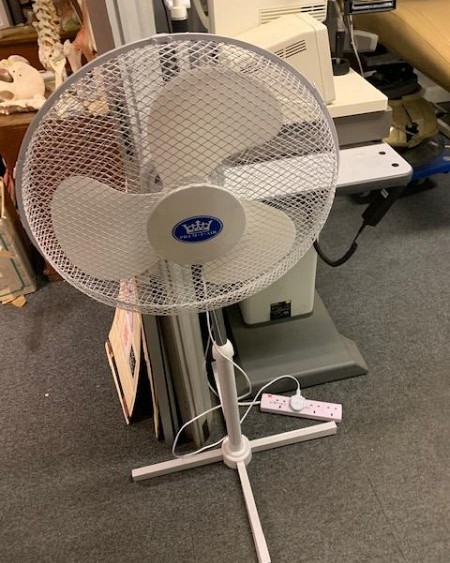 Floor standing fan