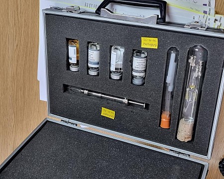 Cased syringe set