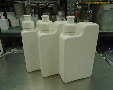 Blue Lid Lab Bottles (L)