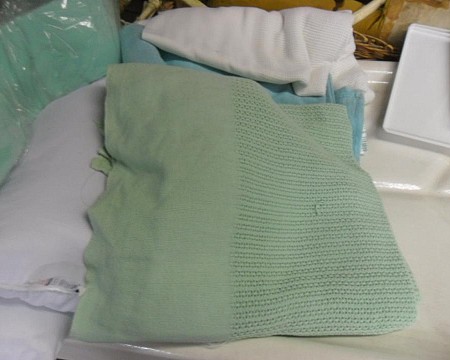 3x blanket X2 pillows