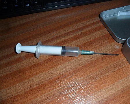 Retractable syringe 