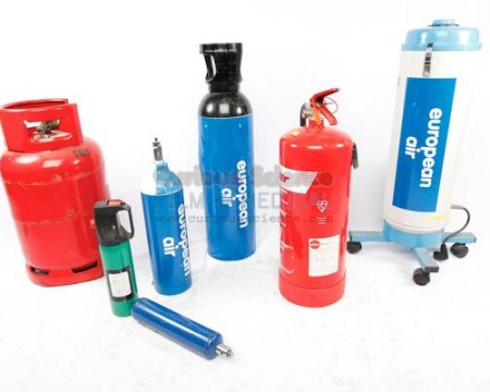 Oxygen cylinders and gas bottles