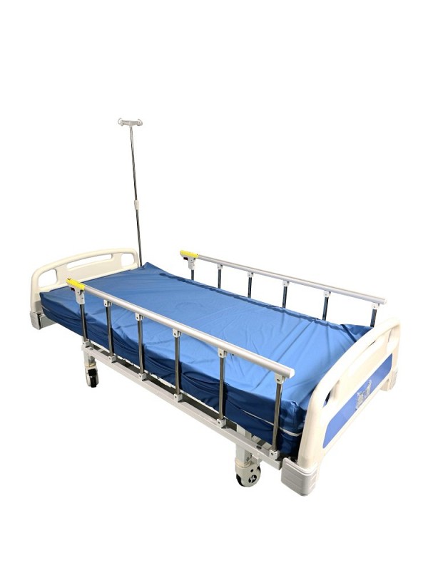 Quirumed Articulated Manual Hospital Bed With Detachable Drip Pole 